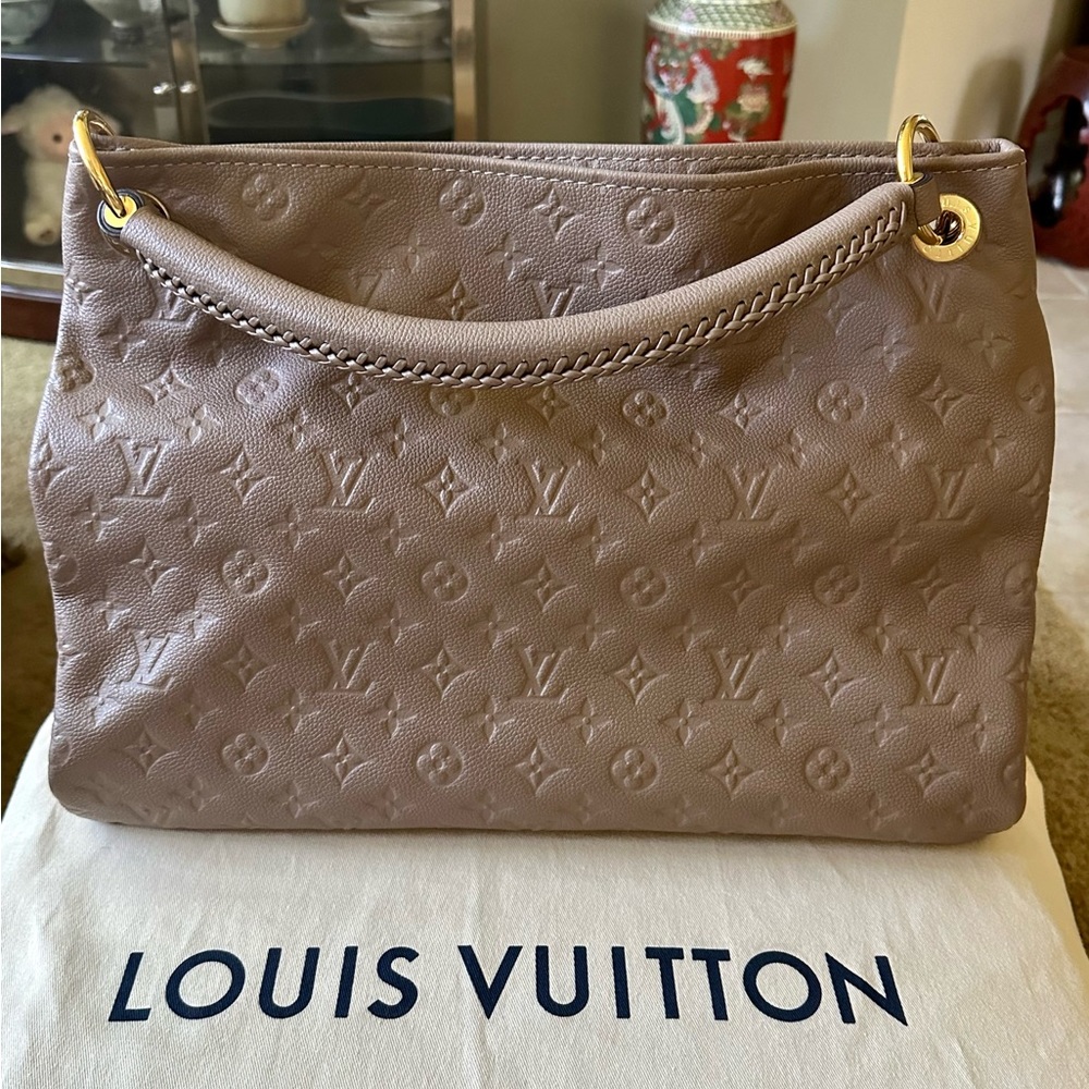 Louis Vuitton Artsy